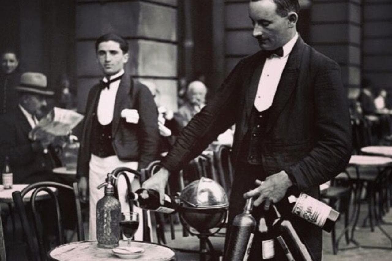ГАСТРОНОМИЧЕСКИЙ ПЕТЕРБУРГ: КУТЕЖИ И БАНКЕТЫ